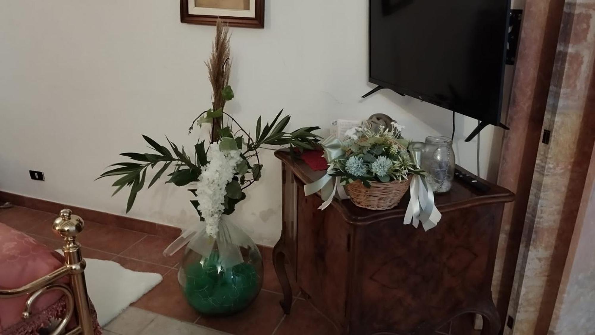 Al Cantinone Toffia 外观 照片